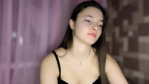 Snapshot of mysticrose_ chatting on 02/25/26, 04:16 Leya online show from 02/25/26, 04:16