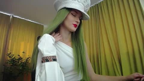 mysticvenus_ online show from 10/12/25, 07:51