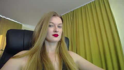 mysticvenus_ online show from 10/27/25, 08:07