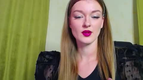 mysticvenus_ online show from 12/19/25, 03:08