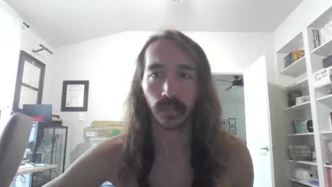 Snapshot of mythrowawayatx chatting on 12/18/24, 05:10 mythrowawayatx online show from 12/18/24, 05:10