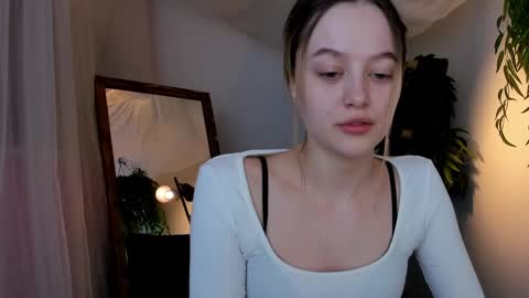 Snapshot of n0_nude chatting on 02/25/25, 04:42 Eva online show from 02/25/25, 04:42