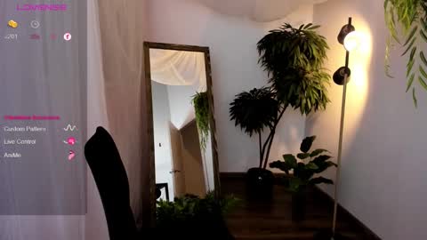 Snapshot of n0_nude chatting on 03/07/25, 10:45 Eva online show from 03/07/25, 10:45