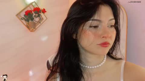 naamah_b online show from 10/10/25, 01:54