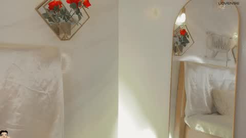 naamah_b online show from 11/29/25, 02:09