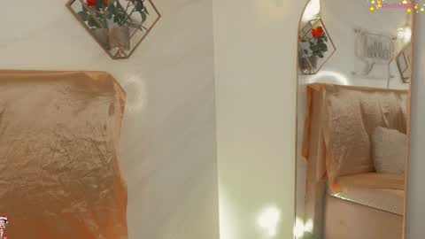 naamah_b online show from 12/21/25, 01:51