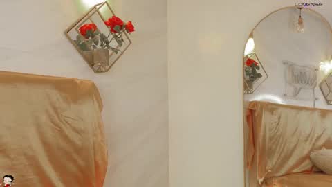 naamah_b online show from 02/11/26, 02:44