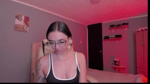 Snapshot of naath_ chatting on 03/24/26, 10:04 anny online show from 03/24/26, 10:04