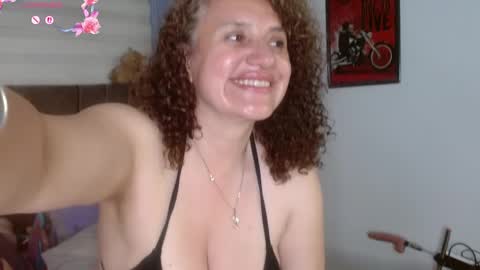Snapshot of nadia_84 chatting on 05/22/26, 02:01 nadia_84 online show from 05/22/26, 02:01