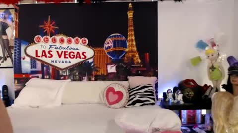 Snapshot of nadia_vixen chatting on 06/16/26, 12:02 Nadia Vixen online show from 06/16/26, 12:02