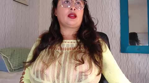 Nadia online show from 10/04/25, 11:41