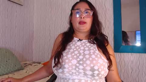 Nadia online show from 10/17/25, 05:48