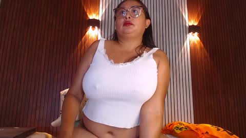 Nadia online show from 04/22/26, 09:33