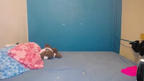 nadinnnea online show from 03/07/25, 06:43