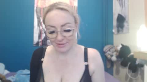 nadinnnea online show from 01/13/26, 10:31