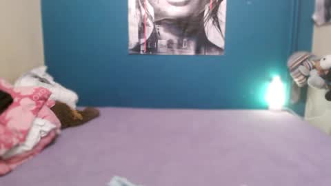 nadinnnea online show from 04/14/26, 07:09