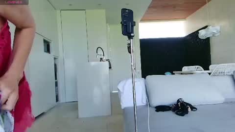 Snapshot of nadyabasinger chatting on 06/19/26, 01:43 nadyabasinger online show from 06/19/26, 01:43