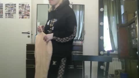 Snapshot of nadyagt chatting on 04/18/26, 11:03 nadyagt online show from 04/18/26, 11:03