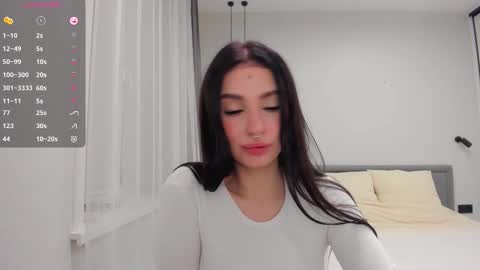 Nadya online show from 11/25/25, 01:33