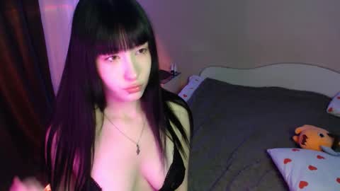 Snapshot of naemiblush chatting on 10/16/25, 11:22 Naemi online show from 10/16/25, 11:22