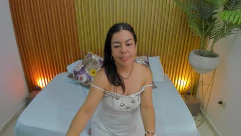 N A H I A online show from 03/05/25, 06:01