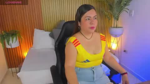 Snapshot of nahia_13 chatting on 07/03/26, 12:11 N A H I A online show from 07/03/26, 12:11