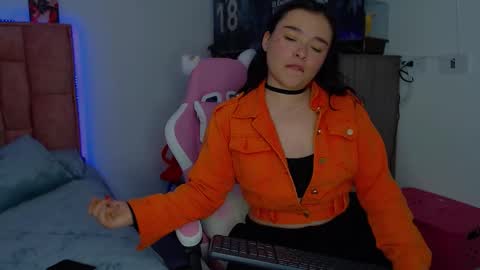 nahia cute     only   online show from 11/06/25, 09:05