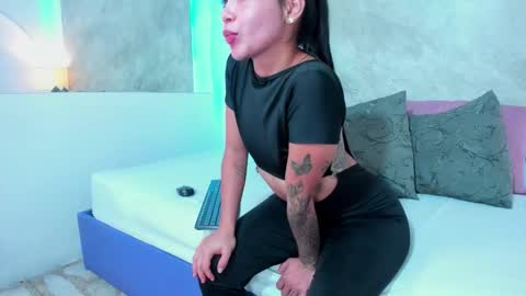 Nahia  online show from 03/05/26, 03:08