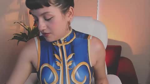 Nahia INDEPENDENT MODEL P online show from 09/12/25, 09:04