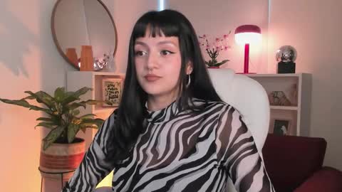 Nahia INDEPENDENT MODEL P online show from 02/13/26, 10:28