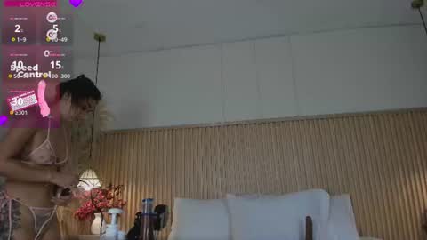 Snapshot of nahimithompson chatting on 07/20/26, 12:29 Nahimi online show from 07/20/26, 12:29