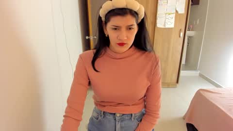 independent model online show from 02/05/25, 01:37