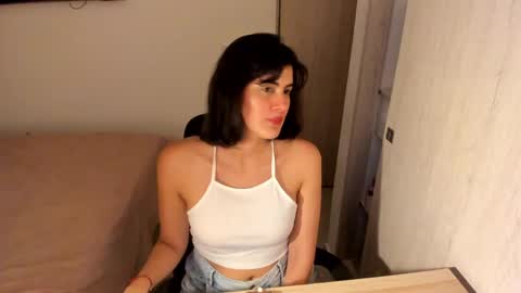 independent model online show from 06/06/26, 01:21