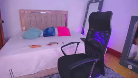 Nahomi online show from 04/07/26, 11:48