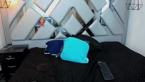 Nahomi  online show from 09/11/25, 11:38