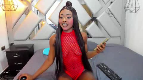 Nahomi  online show from 12/20/25, 02:40