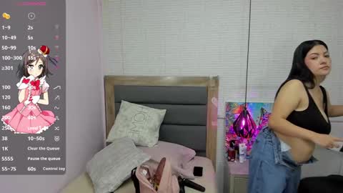 Snapshot of nahomirosse chatting on 09/18/25, 12:07   SHELBY   online show from 09/18/25, 12:07