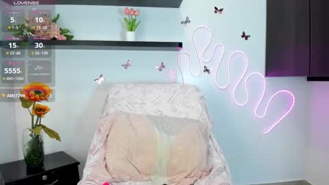 Snapshot of nahomirosse chatting on 10/23/25, 01:32   SHELBY   online show from 10/23/25, 01:32