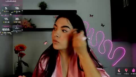 Snapshot of nahomirosse chatting on 10/24/25, 12:01   SHELBY   online show from 10/24/25, 12:01