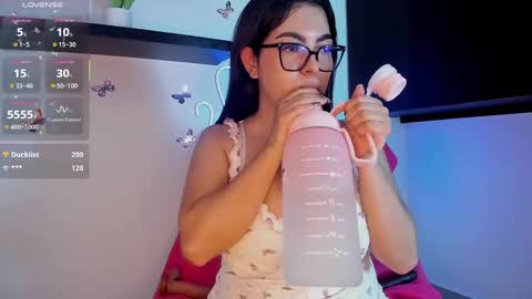 Snapshot of nahomirosse chatting on 10/30/25, 01:23   SHELBY   online show from 10/30/25, 01:23