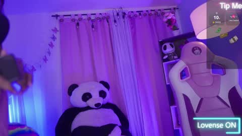 nahomy 2308 online show from 04/15/26, 12:01