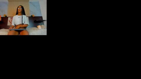 nahomy_james25 online show from 11/30/25, 12:25