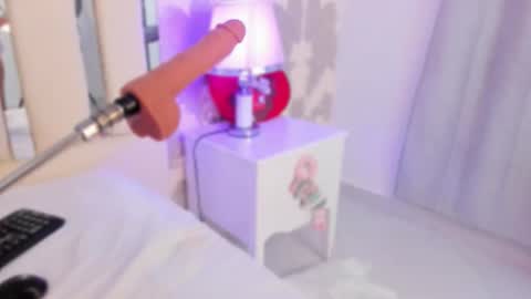 Nahomy Roberts online show from 02/23/26, 12:02