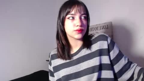 naiakit18 online show from 02/05/25, 01:37