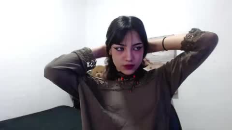 naiakit18 online show from 02/19/25, 10:31