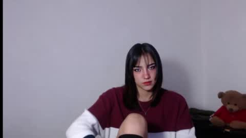 naiakit18 online show from 02/26/25, 10:42