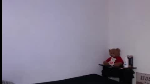 naiakit18 online show from 03/04/25, 10:27