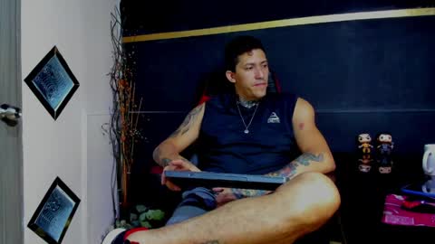 naider_1 online show from 04/05/26, 05:15