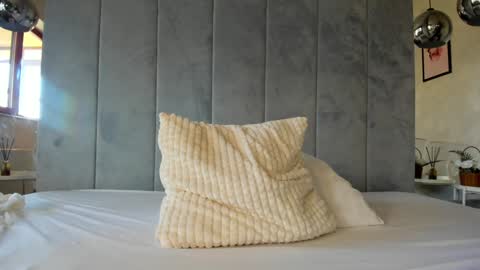 Naila online show from 01/08/25, 09:42