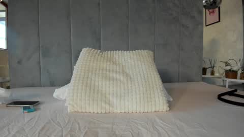 Naila online show from 02/04/25, 06:25